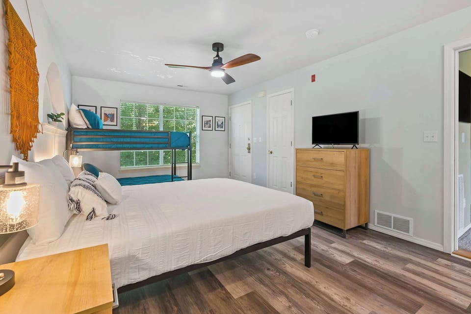 Condo, Multiple Beds, Balcony, Golf View (Spring Creek Escape) | 2 bedrooms, WiFi (free), individually decorated, individually furnished