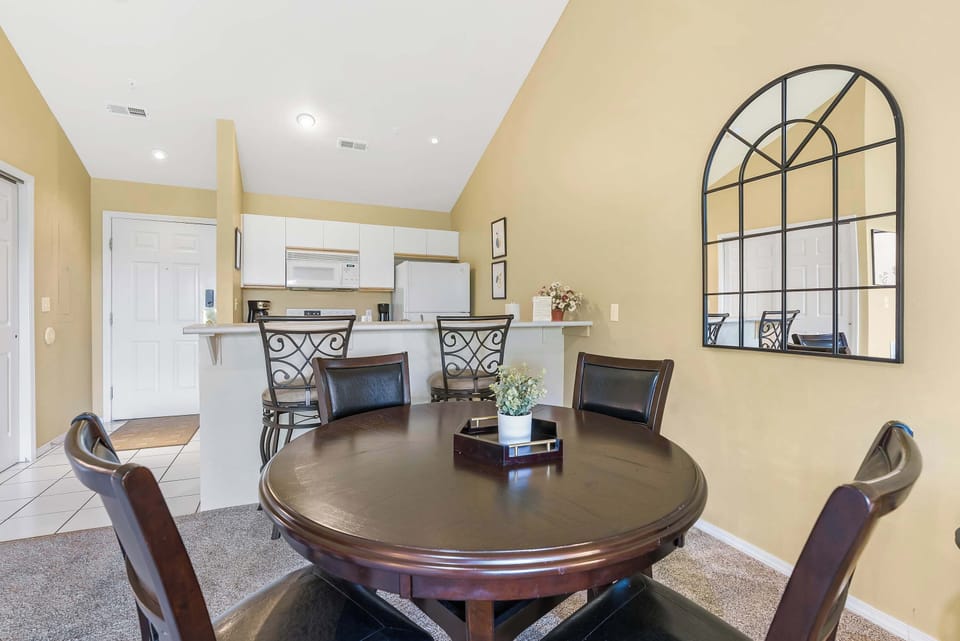 Condo, Multiple Beds, Balcony, Golf View (Spring Creek Escape) | Dining