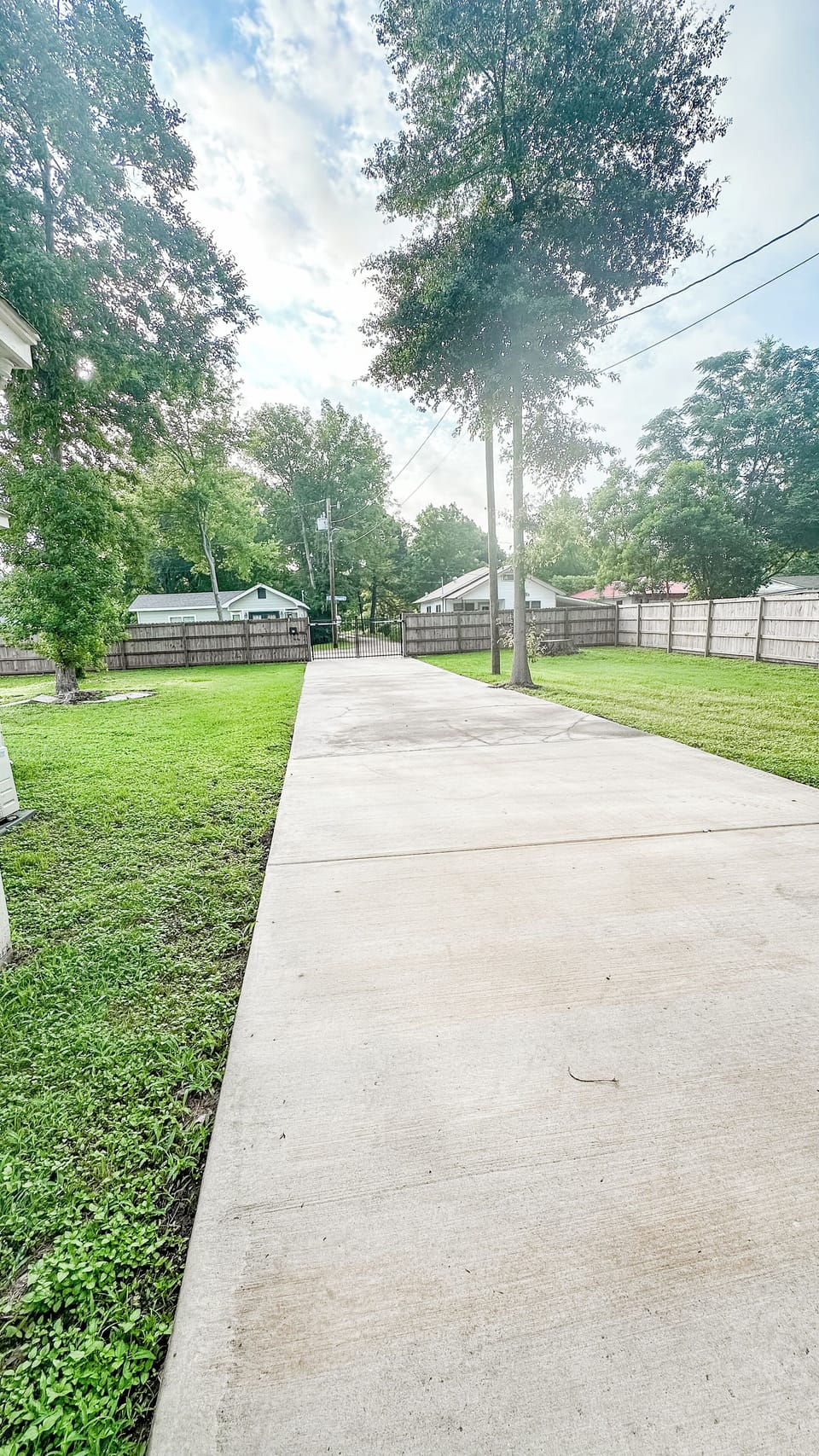 Large backyard- Lots of parking- Gated