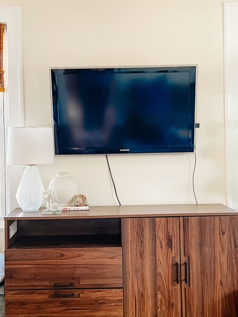Living room tv complete with fire stick: includes prime, Netflix and disney+