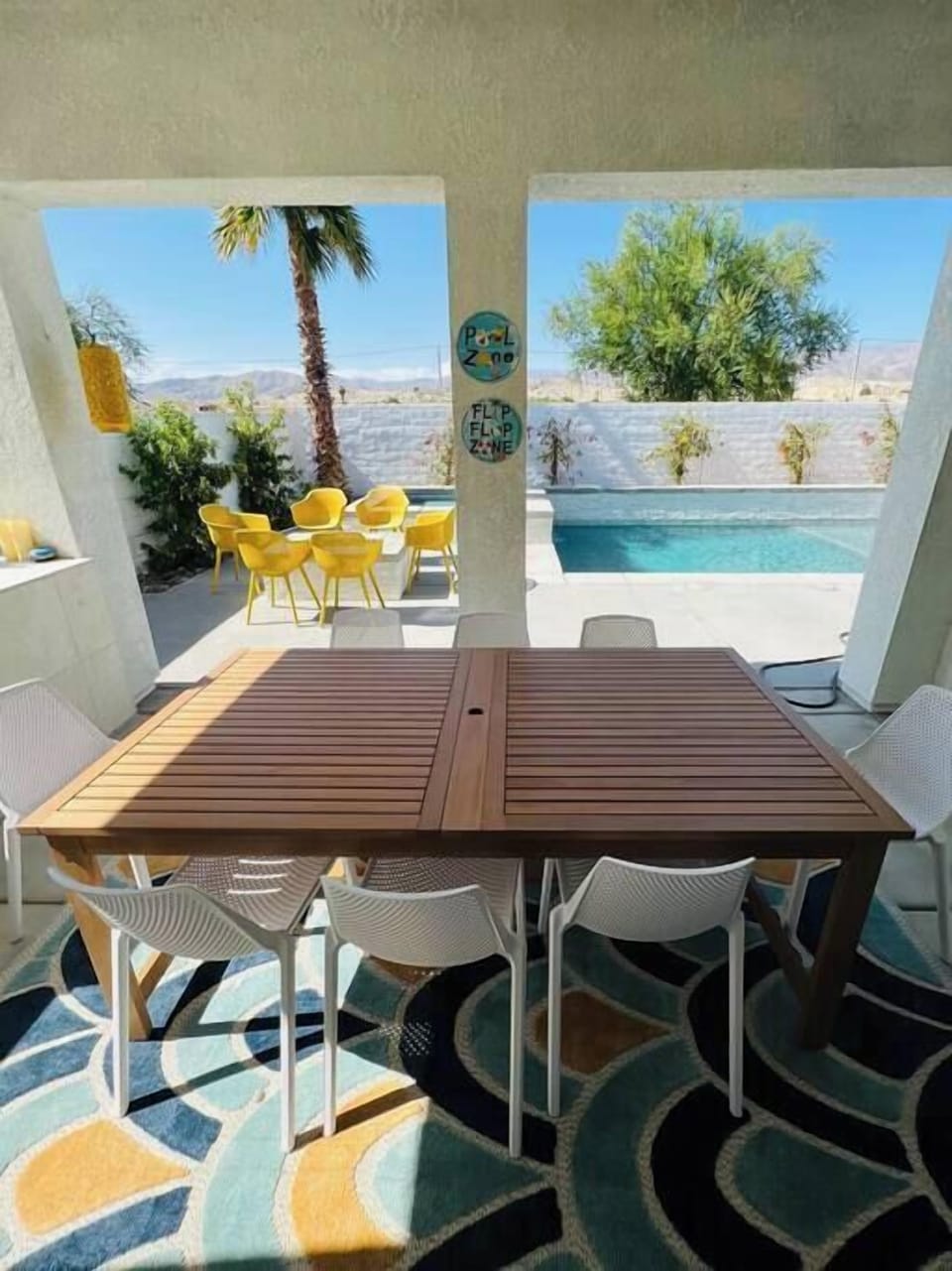 Backyard /outdoor dining