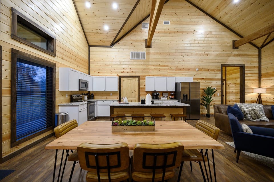 Open concept dining/living