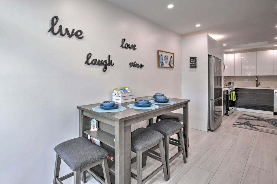 Dining Area | Dishware & Flatware Provided