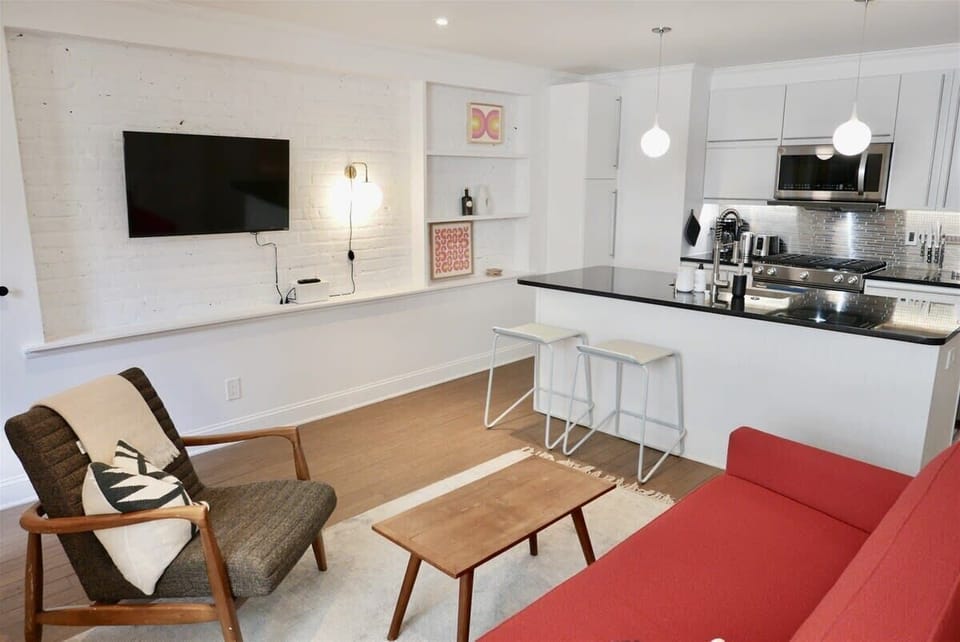 Spacious and bright living space, smart TV included. 