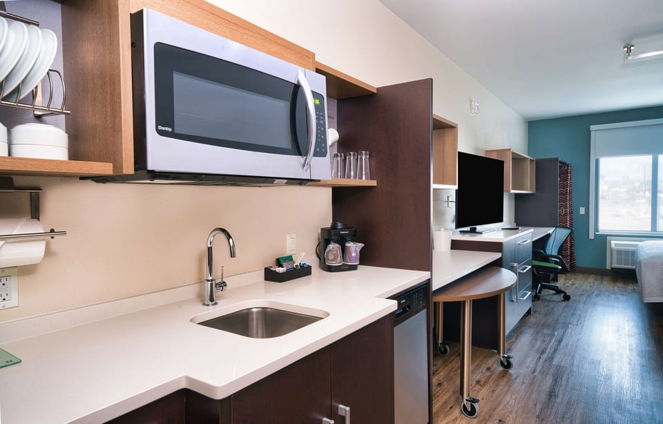 Fridge, microwave, dishwasher, coffee/tea maker