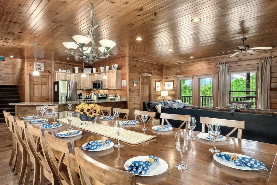 Plenty of space for family & friends to gather