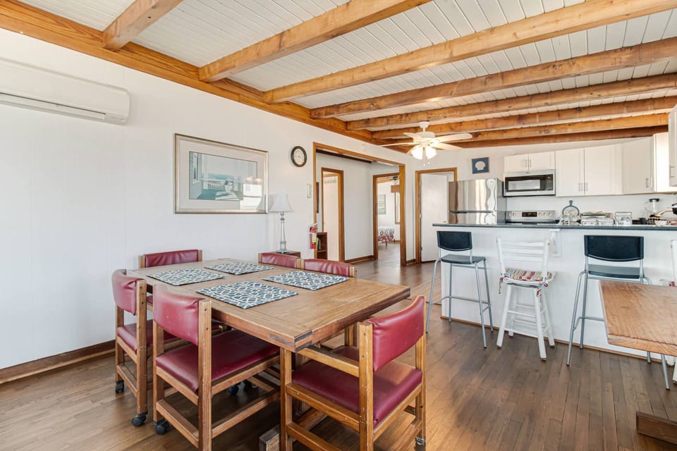 Seating at the table and counter for 10 people