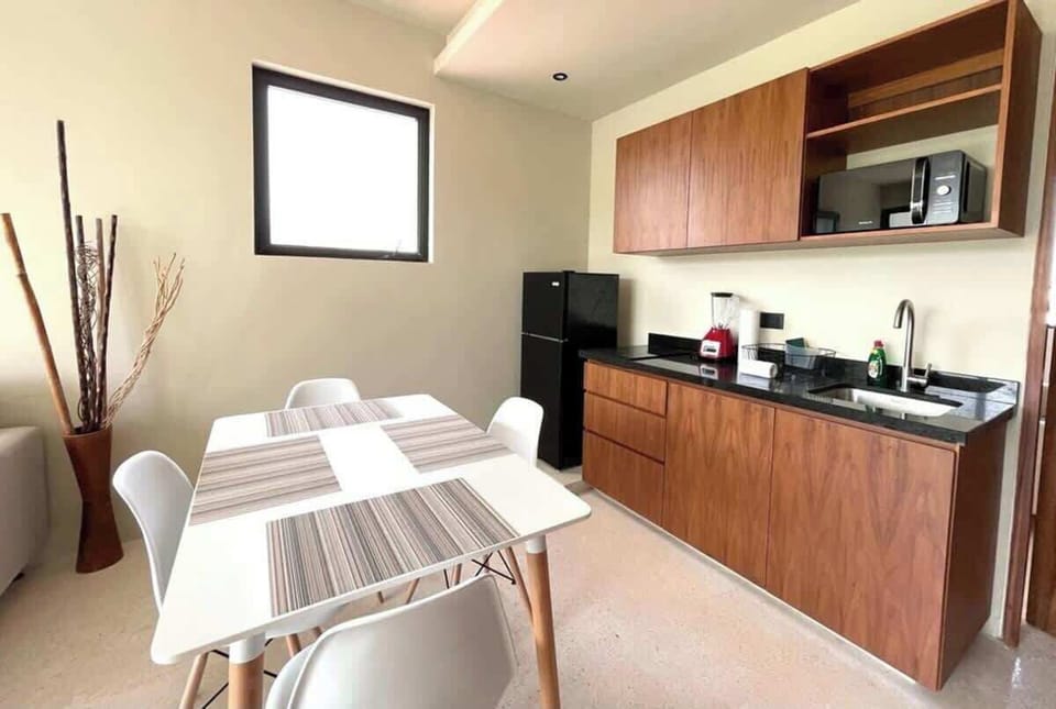 Dining table next to the kitchen