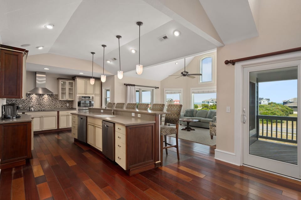 SH455: Hotel California | TL Kitchen Area