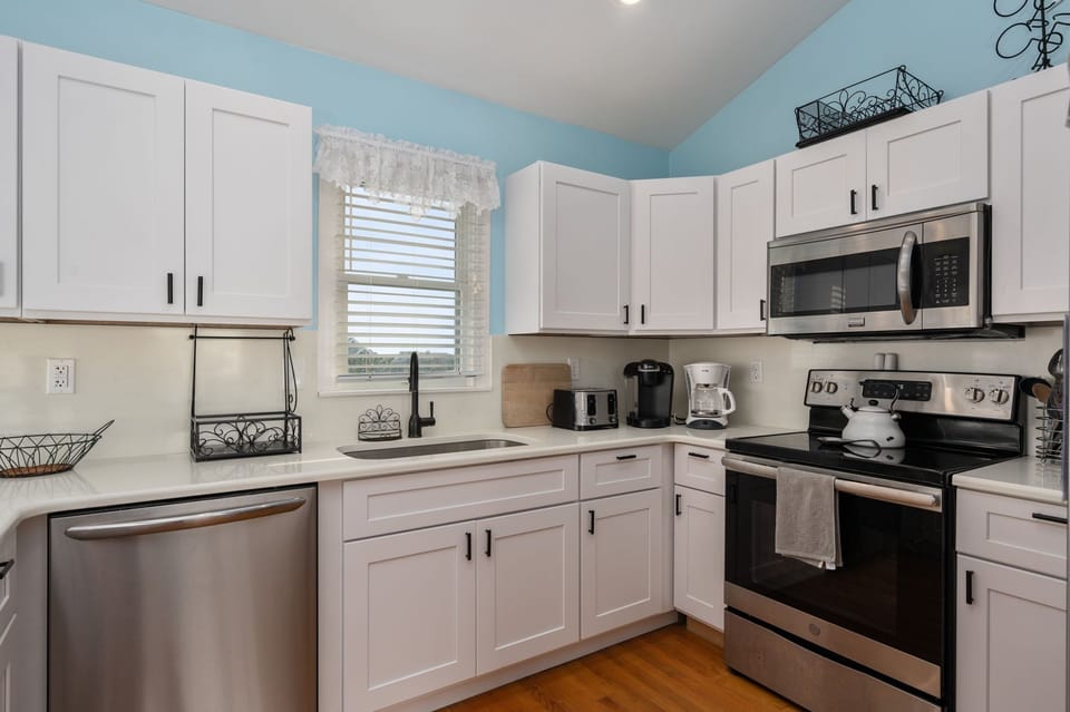 Baltrush Bungalow| TL Kitchen Area