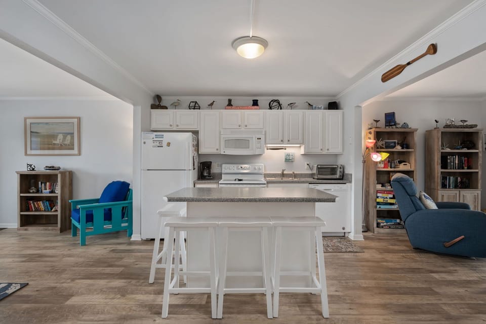 DL101: Pooh's Corner | Kitchen Area