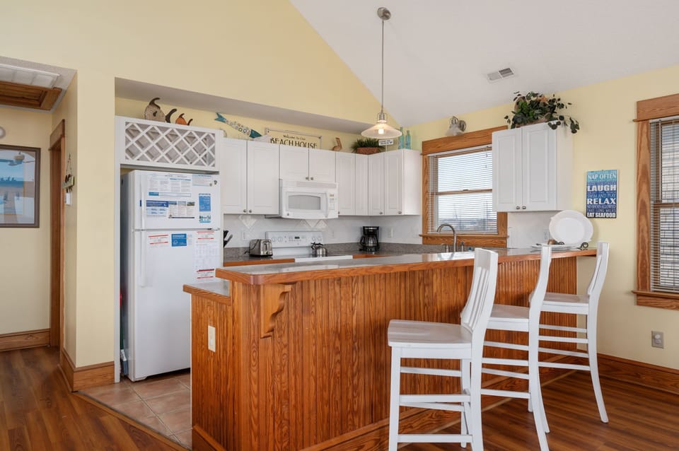NH218: Sea Rest | TL Kitchen Area