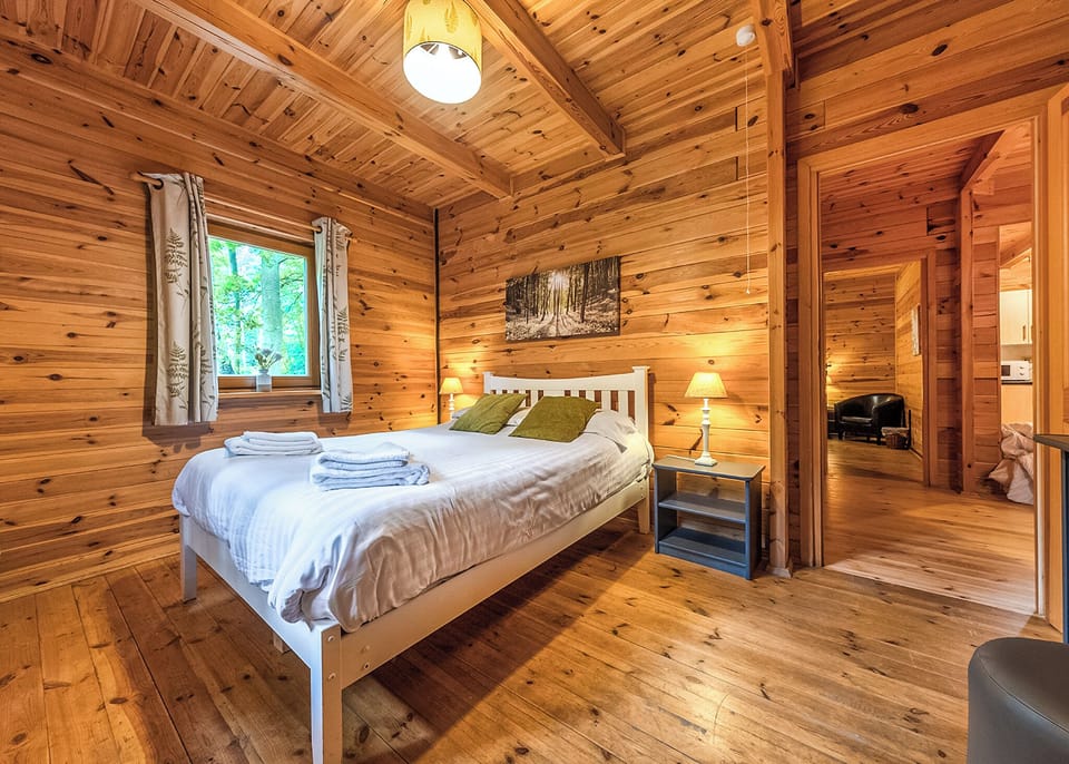Bedroom, Bed