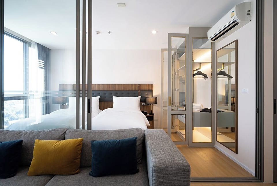 One Bedroom Executive Corner Twin room | Premium bedding, desk, soundproofing, iron/ironing board
