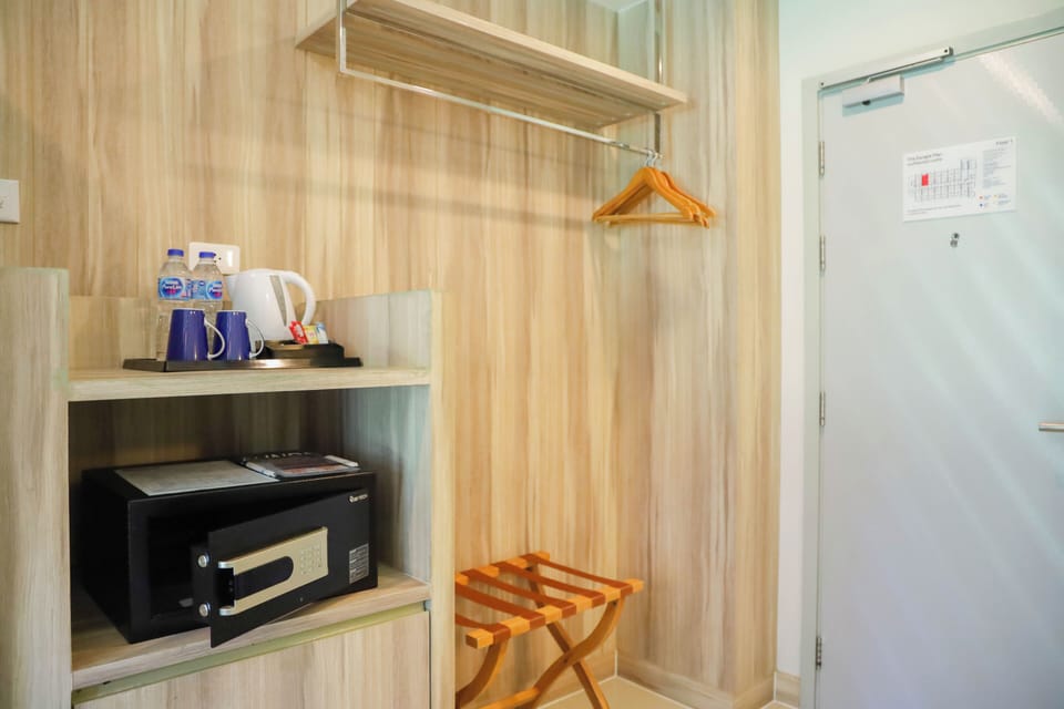 Family Studio Suite, 2 Bedrooms, 2 Bathrooms, Garden View | Room amenity