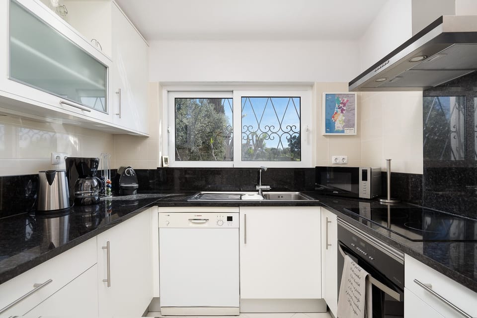 Fully equipped kitchen