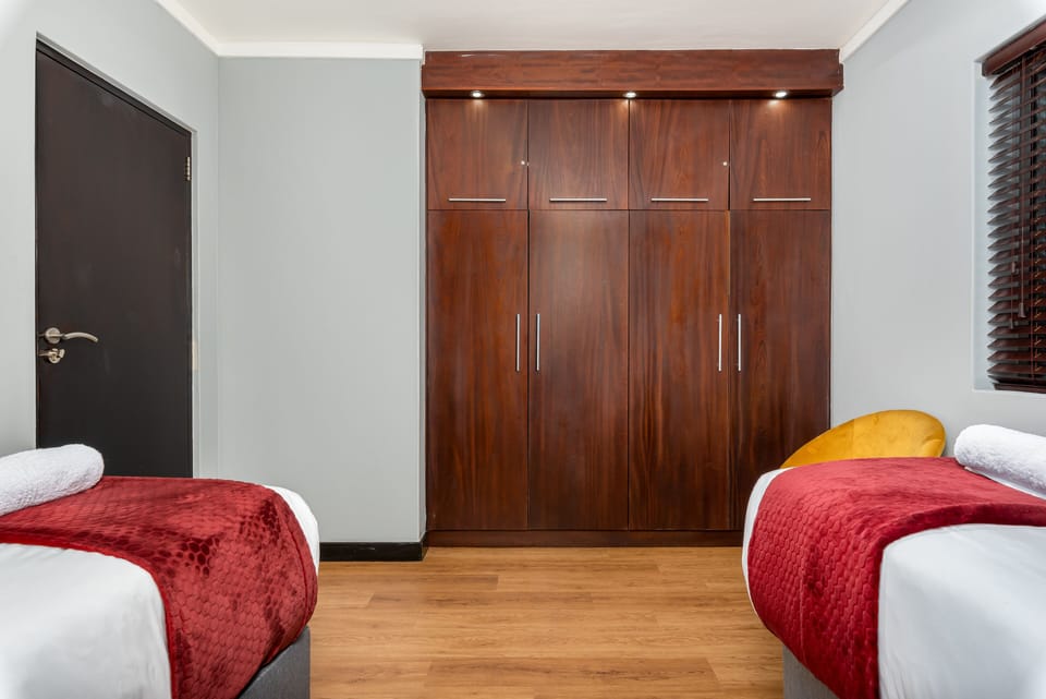 Grand Apartment | 2 bedrooms, in-room safe, laptop workspace, iron/ironing board