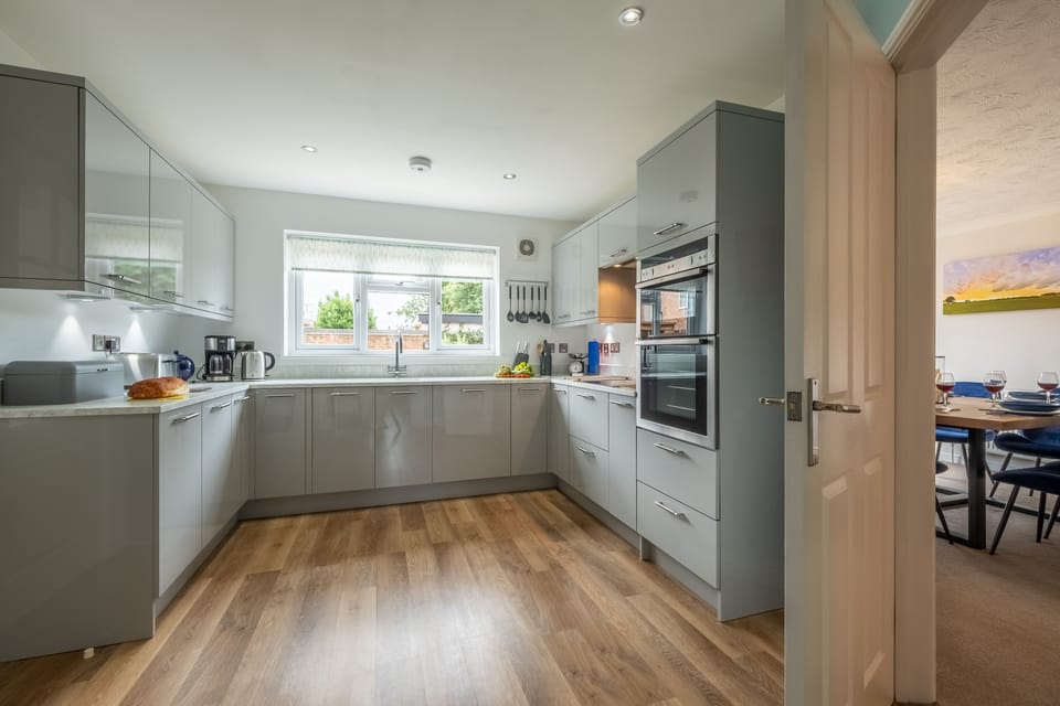 Ground floor: Integrated units in the kitchen