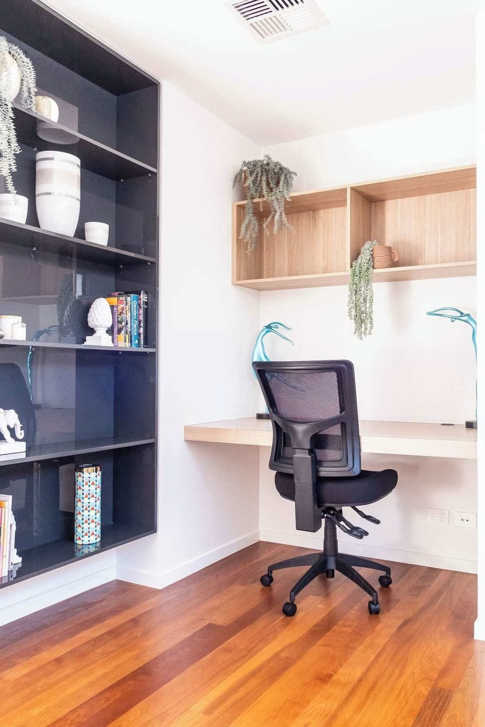 Small workspace for those on a working holiday.