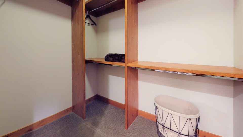 56317-Fireglass-Closet