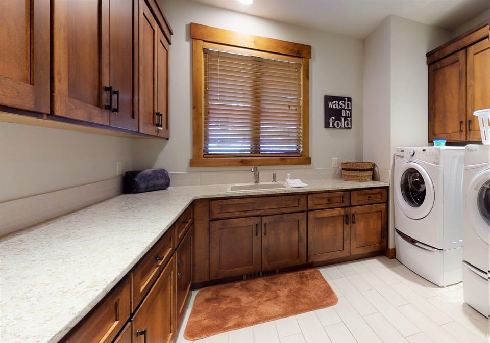 56317-Fireglass-Laundry