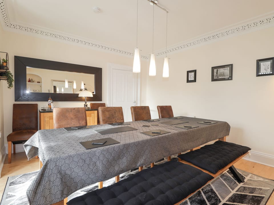 Cottage | 5 bedrooms, individually decorated, individually furnished, free WiFi