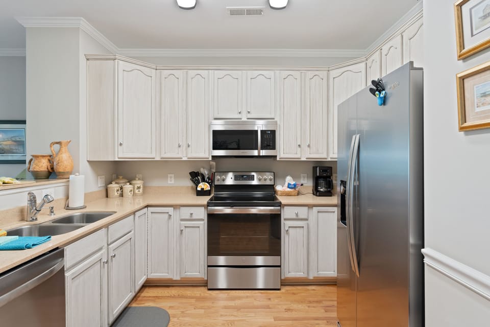 Fully Stocked Kitchen