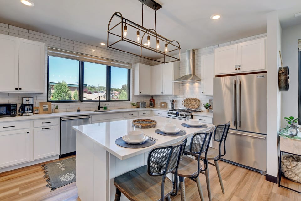Kitchen with Island Seating for 3 People