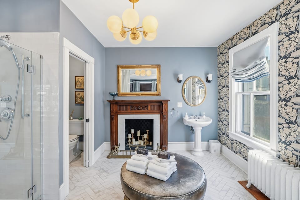 JANE PICKENS | Bathroom | Hair dryer, bathrobes, towels, soap