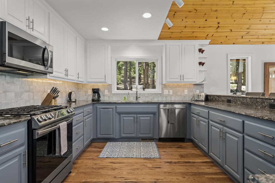 Kitchen: Stony Creek Secluded Lodge