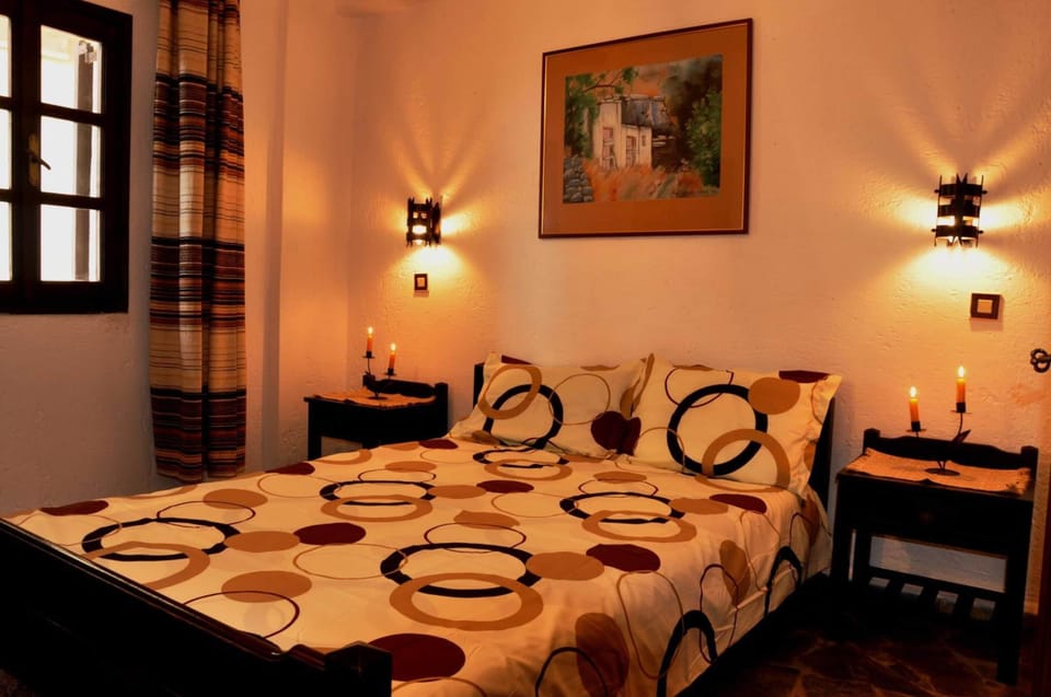 1 bedroom, in-room safe, iron/ironing board, free WiFi