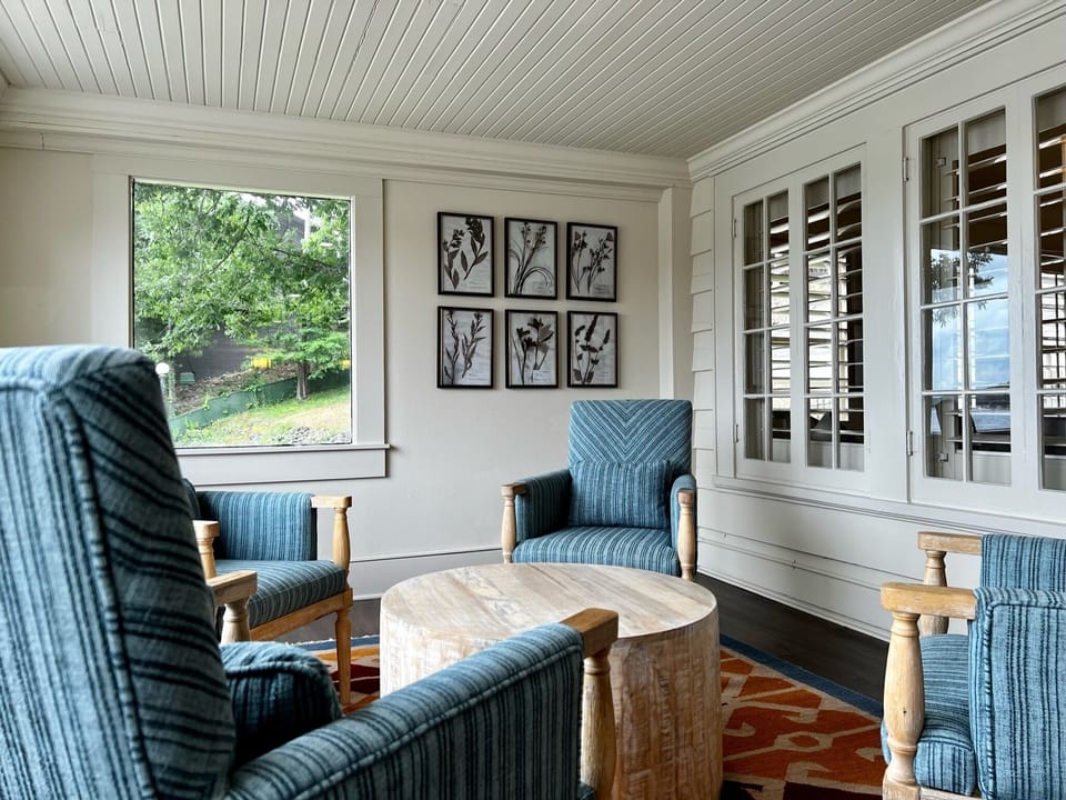 Sitting Area