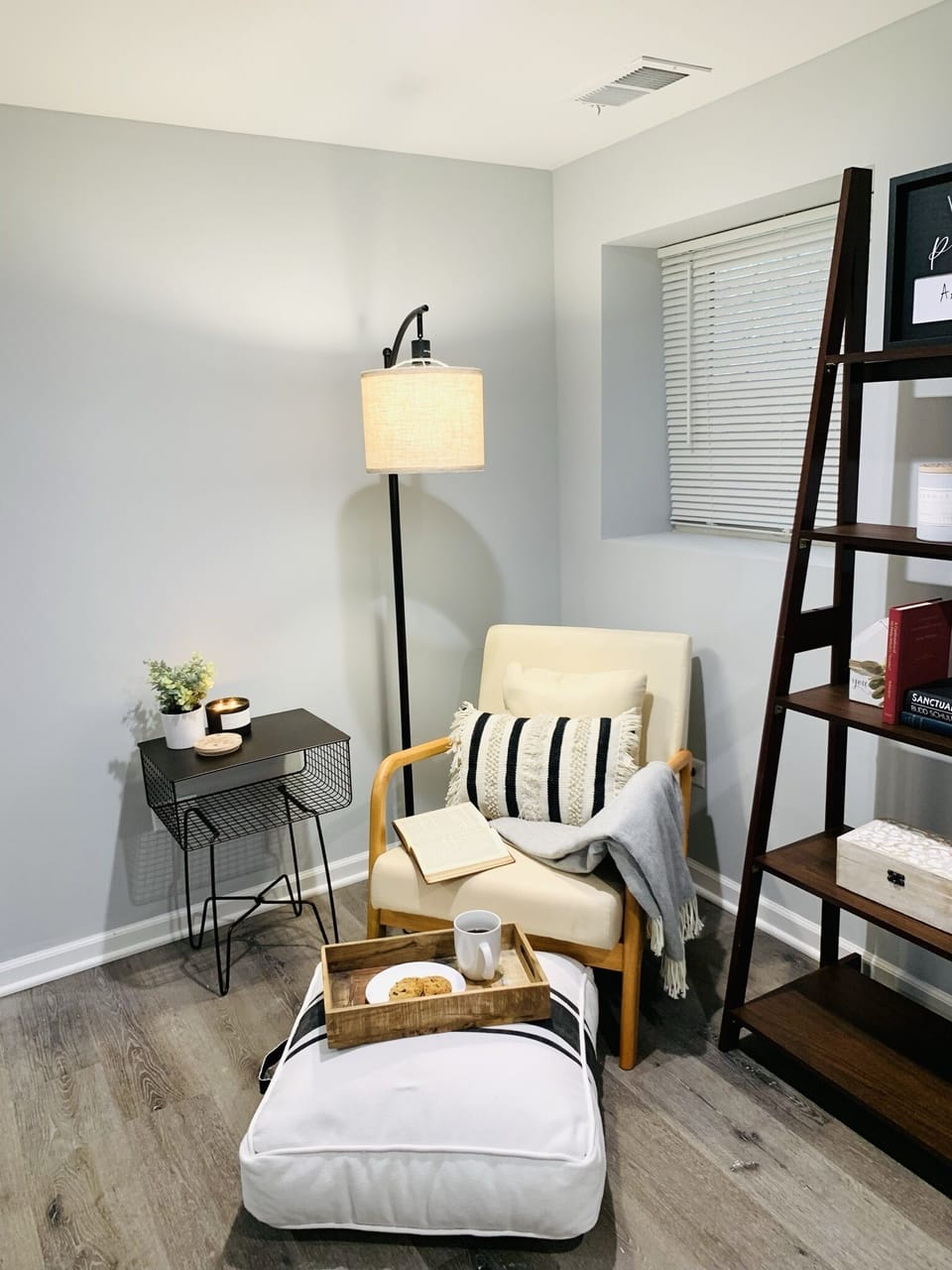 Our living room is a place where we feel totally at ease!