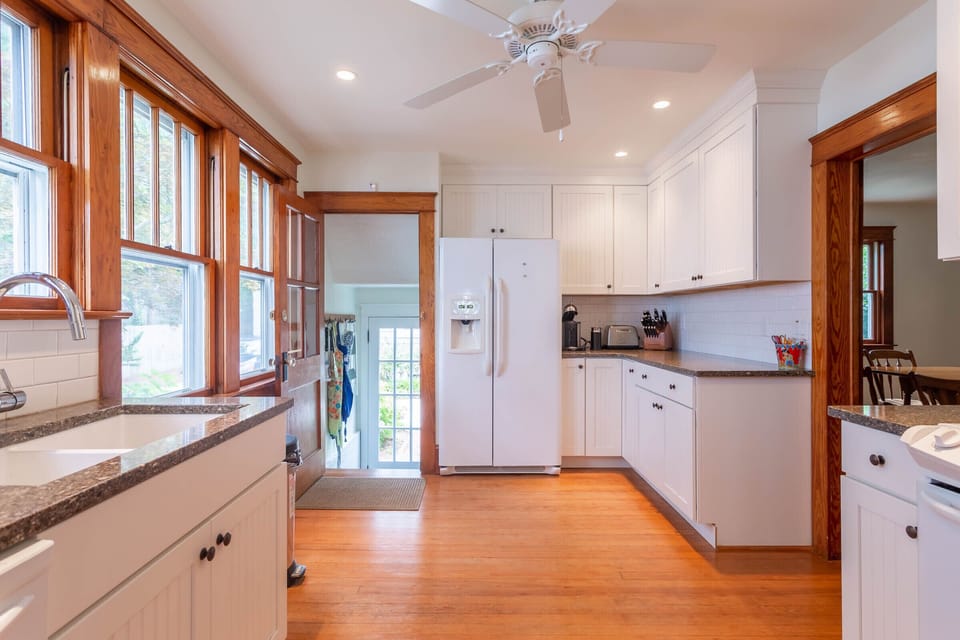 Well appointed kitchen- any home chef would enjoy cooking family meals here