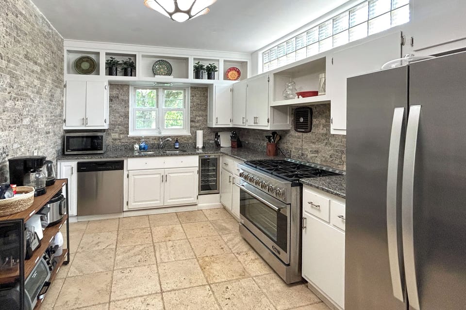 Kitchen | Coffee Maker | Blender | Crockpot | Spices