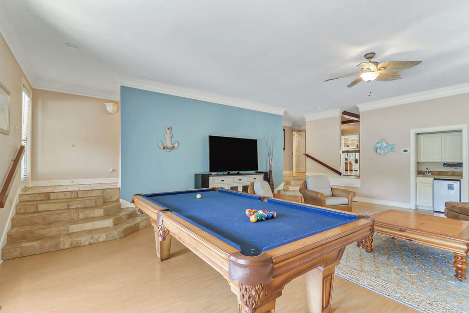 162 Mooring Buoy | Secondary Living Room w/ TV & Pool Table - 162 Mooring Buoy | Secondary Living Room w/ TV & Pool Table