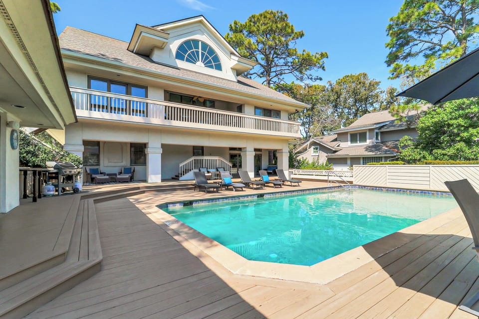 162 Mooring Buoy | Massive pool deck w/ cabana bar - 162 Mooring Buoy | Massive pool deck w/ cabana bar