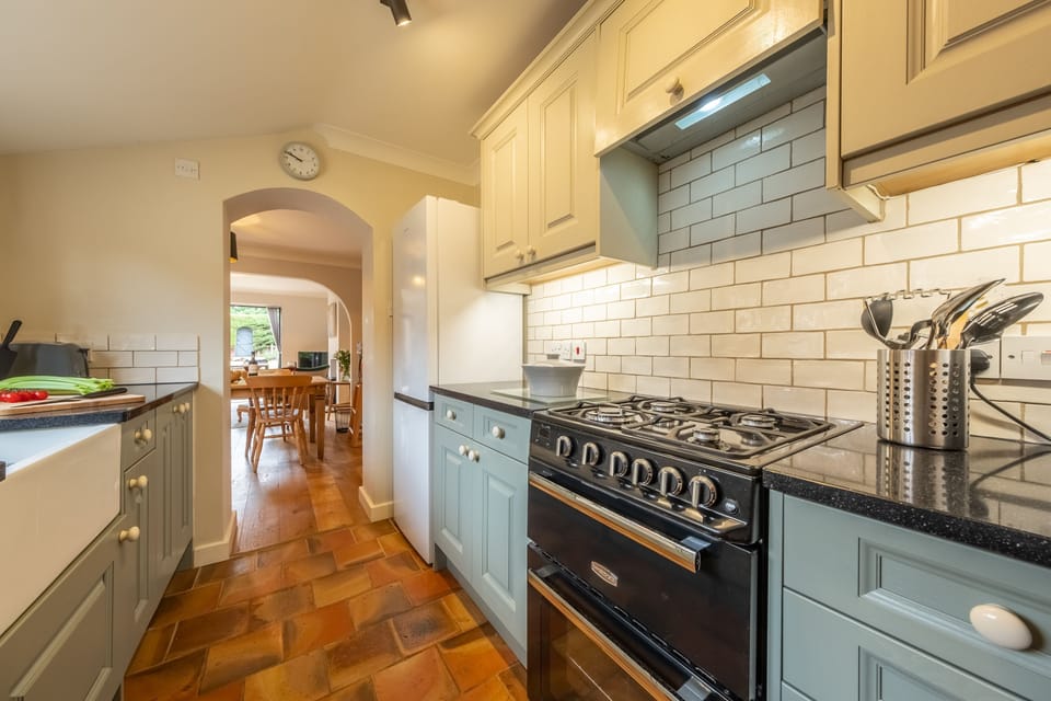 Ground floor: Stylish modern country kitchen