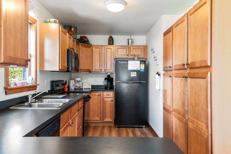 KDN9330: Best Kept Secret | Mid Level Kitchen