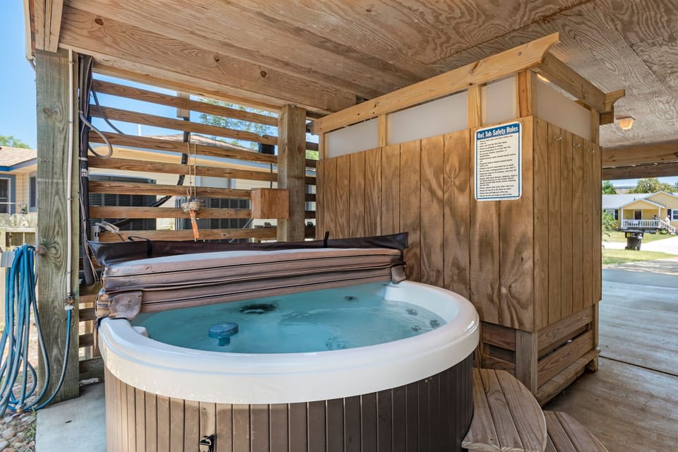 KDN9330: Best Kept Secret | Bottom Level Hot Tub