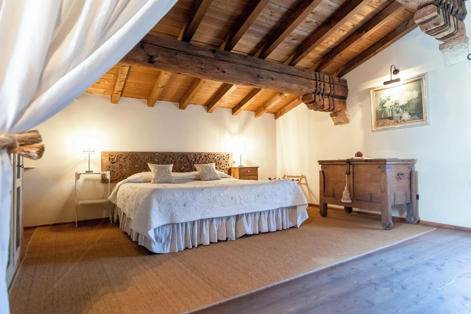 Superior Double Room | In-room safe, individually decorated, desk, iron/ironing board