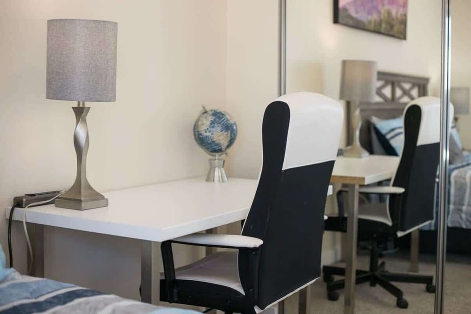 Master workspace desk