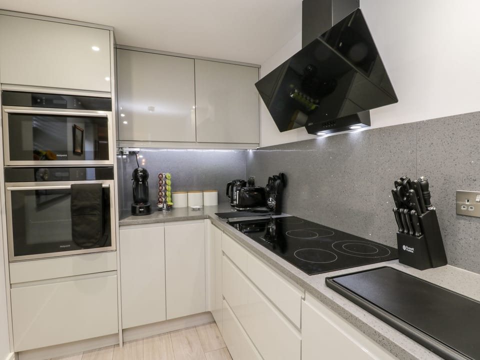Fridge, dishwasher, electric kettle, toaster