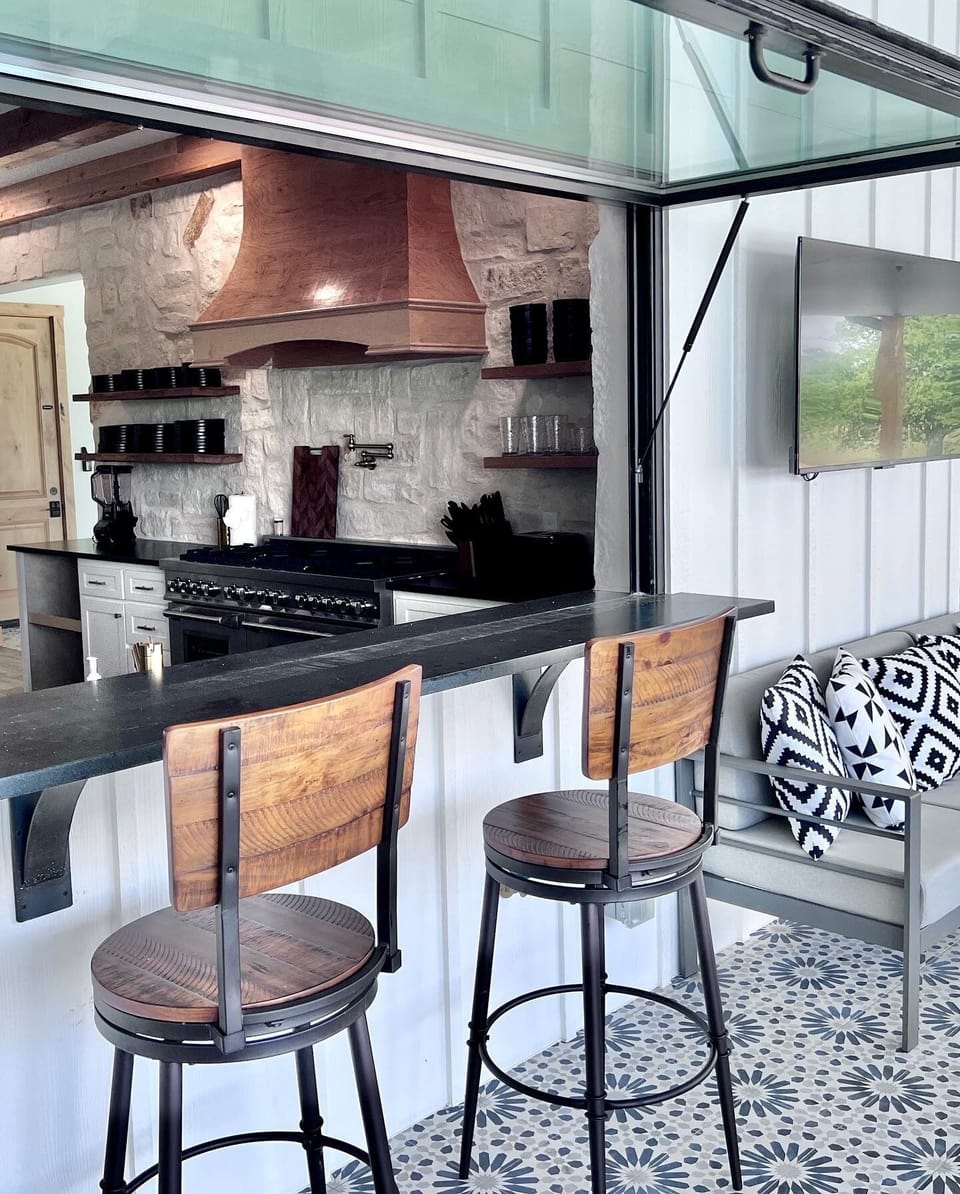 Hydraulic window from outside