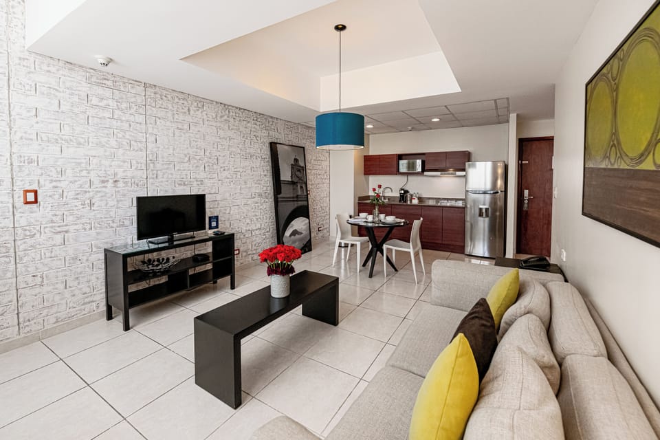 Executive Suite, 1 King Bed, Kitchenette, City View | Private kitchenette | Coffee/tea maker