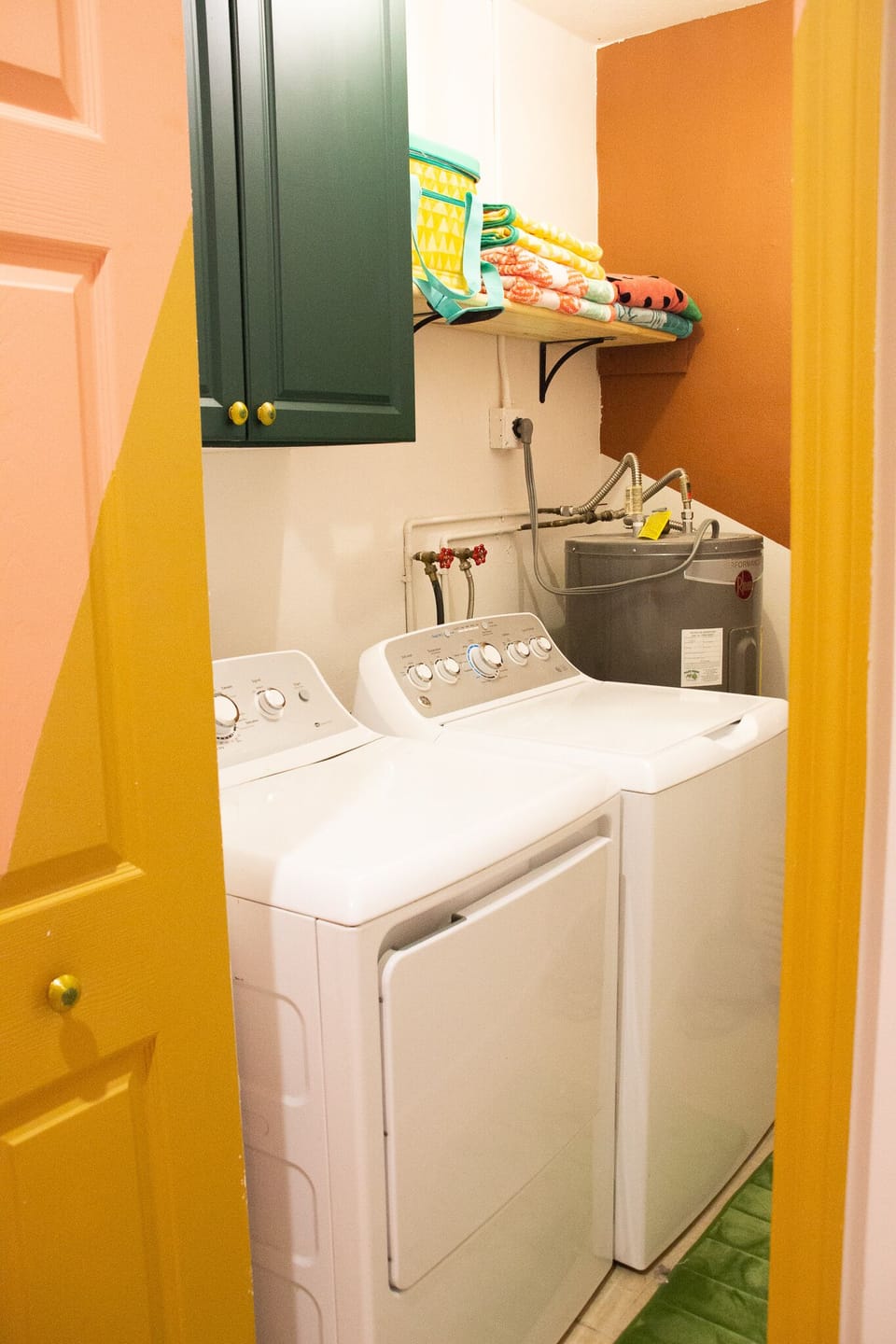 Laundry Room - Full sized, iron/ironing board, Beach towels, cooler 