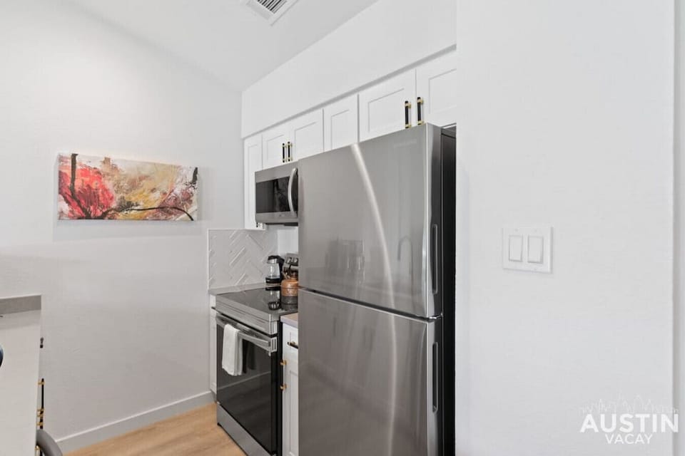 Fully equipped kitchen with all the essentials and dishwasher