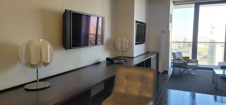 Entire Luxury 35th Floor Unit: Amazing Strip View Apartment in Paradise