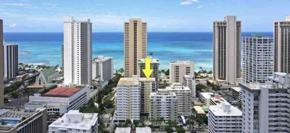 The condo #1220 of lanai looks to ocean view.