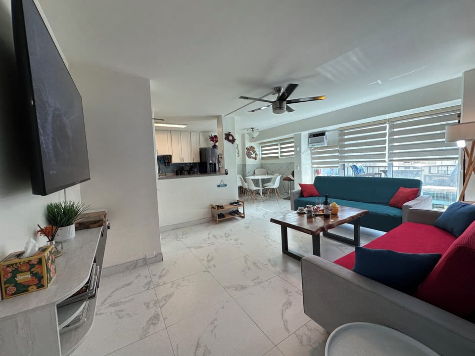 Living room & Dining table 